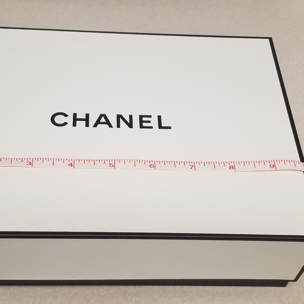 CHANEL Empty Jewelry Box & Holiday Ribbon (#1)